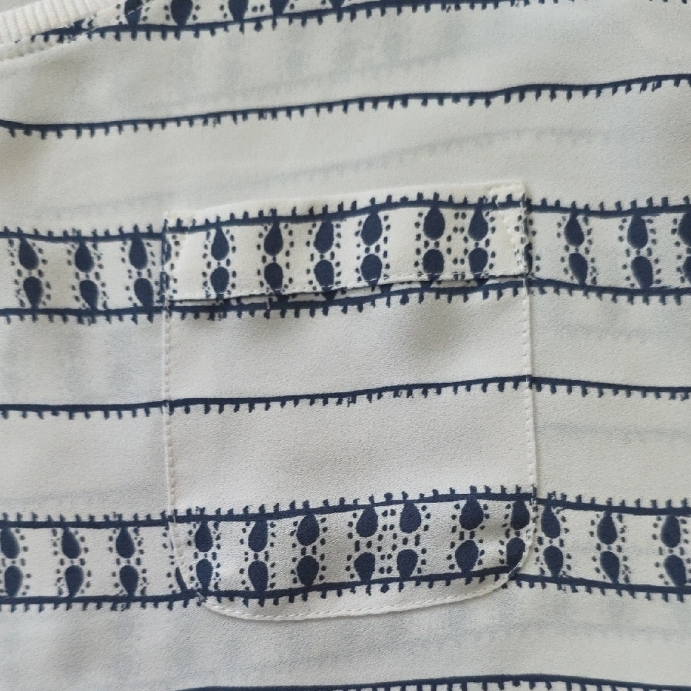 LOFT Women's Navy and White Patterned Tank Top - Picture 4 of 7